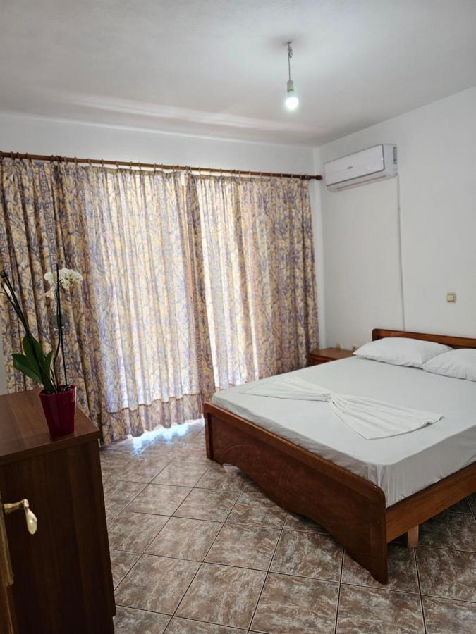 Alex Apartments Sarandë Exterior foto