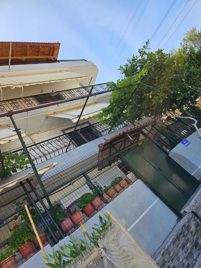 Alex Apartments Sarandë Exterior foto